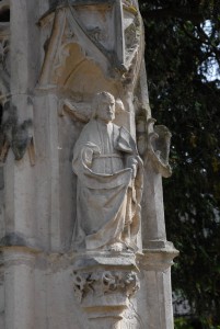 Calvaire, statue de saint Pierre